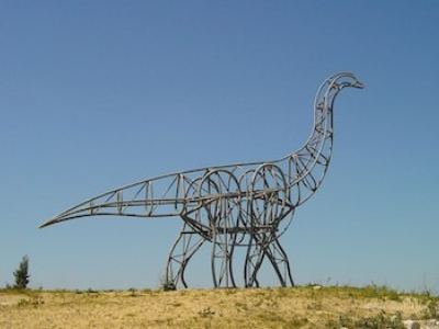 Centro de Interpretação do Monumento Natural das Pegadas de Dinossáurios de Ourém / Torres Novas